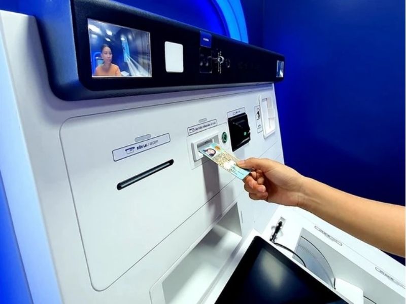 Rút Tiền Không Cần Thẻ ATM Với Mật Khẩu Trên Ứng Dụng Di Động